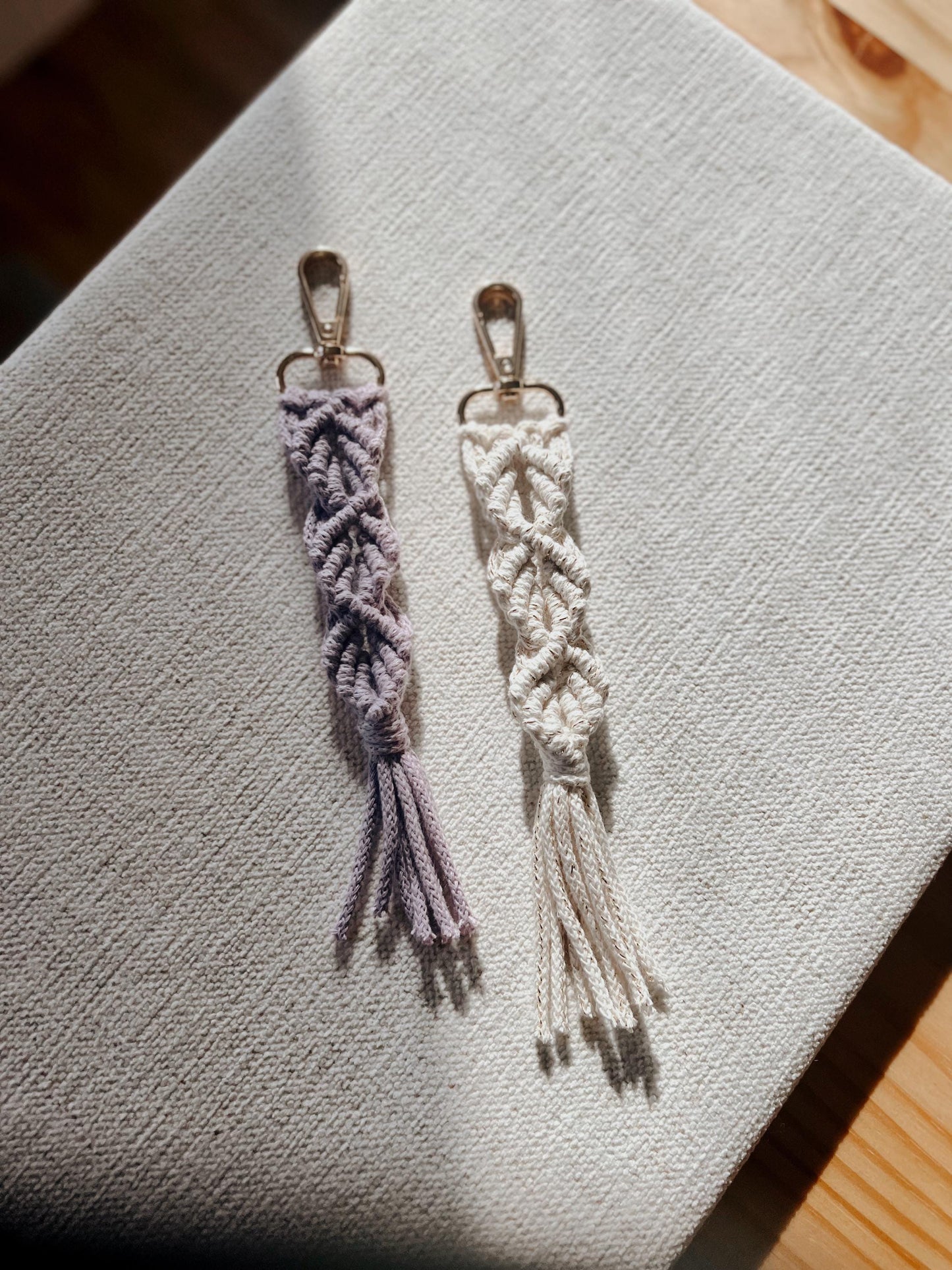 Macrame PATTERN - Written PDF, Video Tutorial and Knot Guide Included, DIY macrame keychain, Instant Digital Download