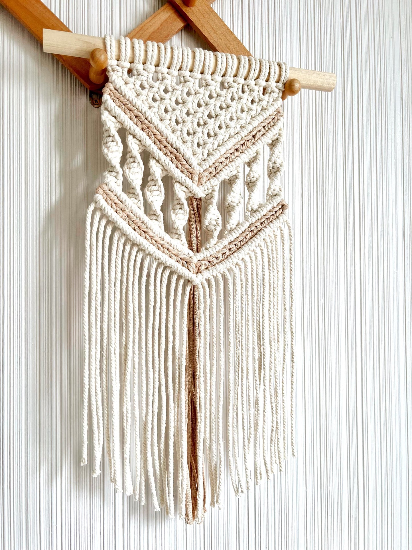 Beginner Macrame Tutorial - Written PDF Pattern, Images and Knot Guide, DIY macrame wall hanging, How to Instructions