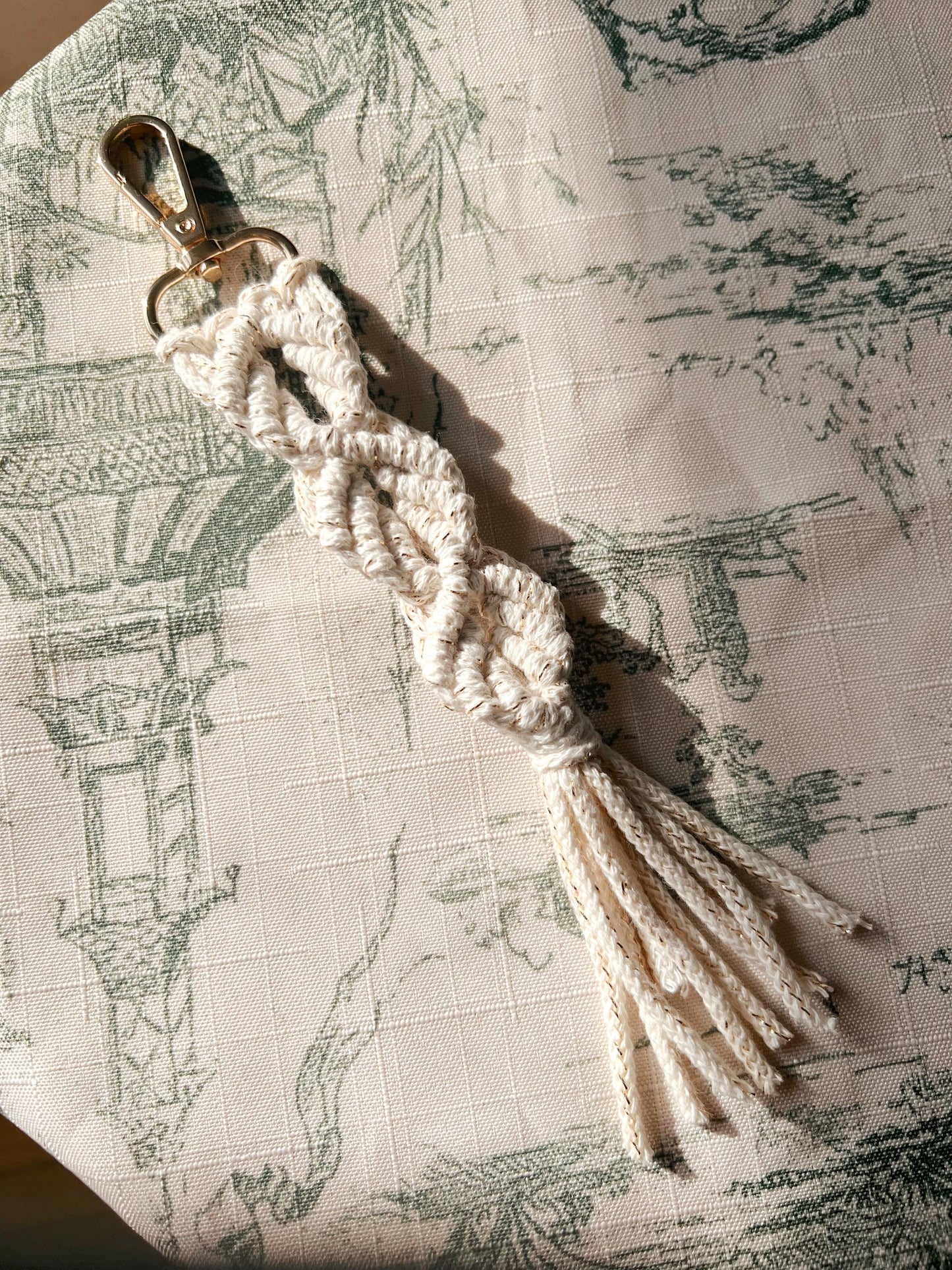 Macrame PATTERN - Written PDF, Video Tutorial and Knot Guide Included, DIY macrame keychain, Instant Digital Download