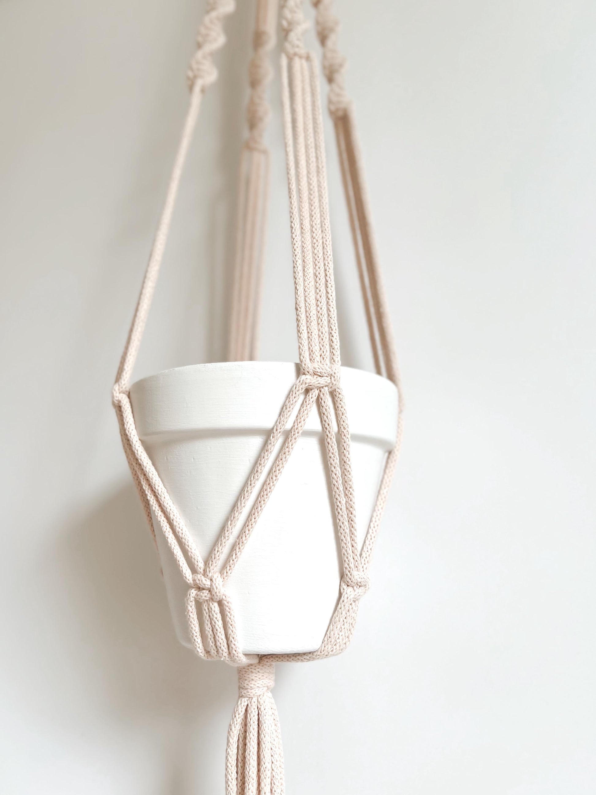 Macrame Plant Hanger DIY Kit: Beginner-Friendly with Bobbiny Cord (PDF Pattern & Video Tutorial Included