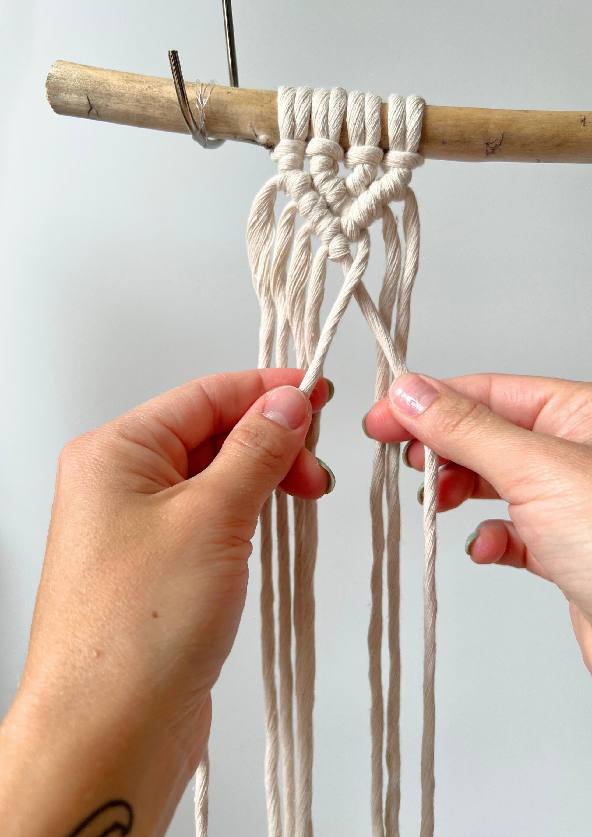 Macrame Wall Hanging Pattern: PDF Instructions and Images, Macrame Knot Guide, Supplementary Videos