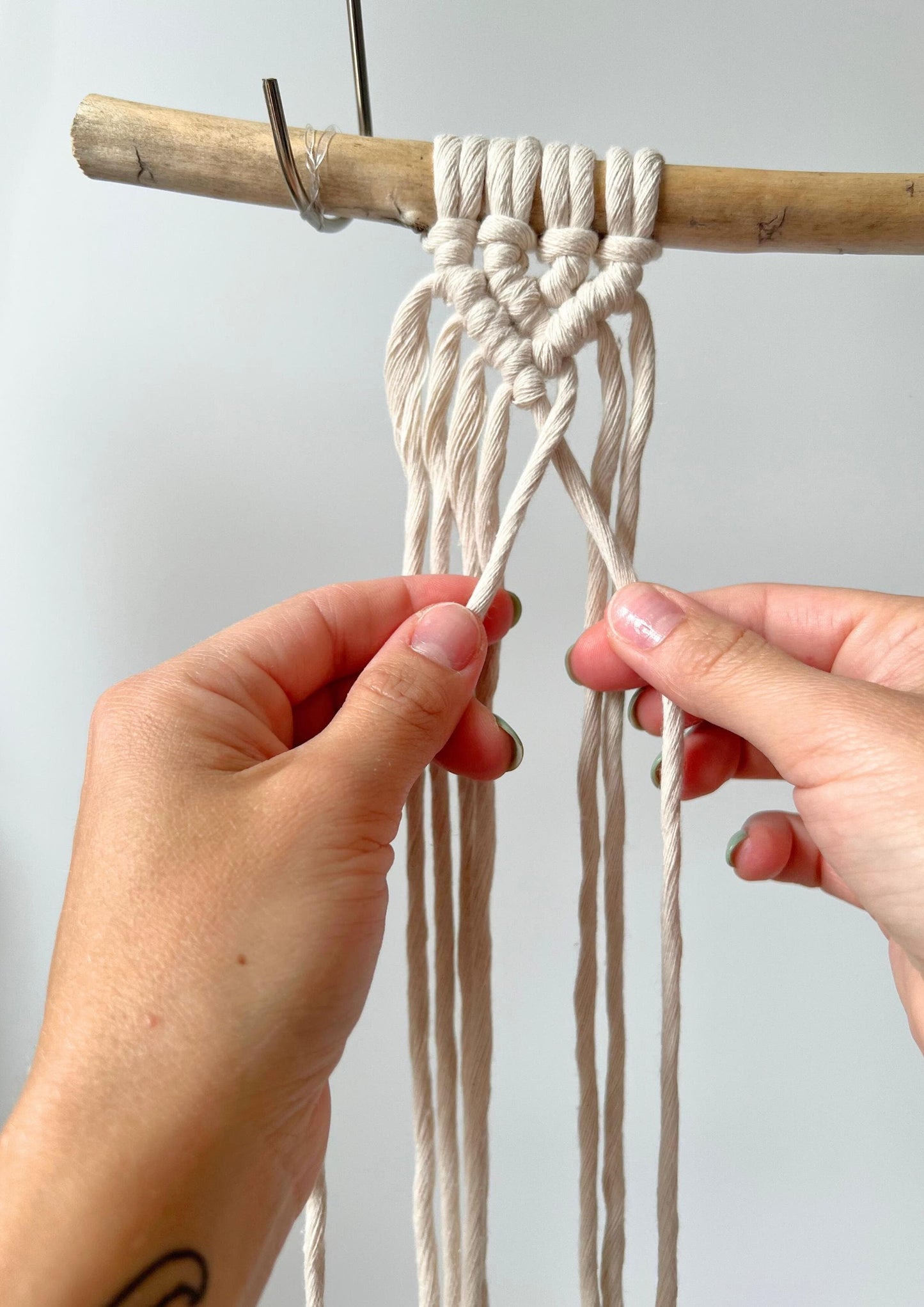 Macrame DIY Kit: Beginner Boho Wall Hanging with Driftwood (PDF Pattern Available)