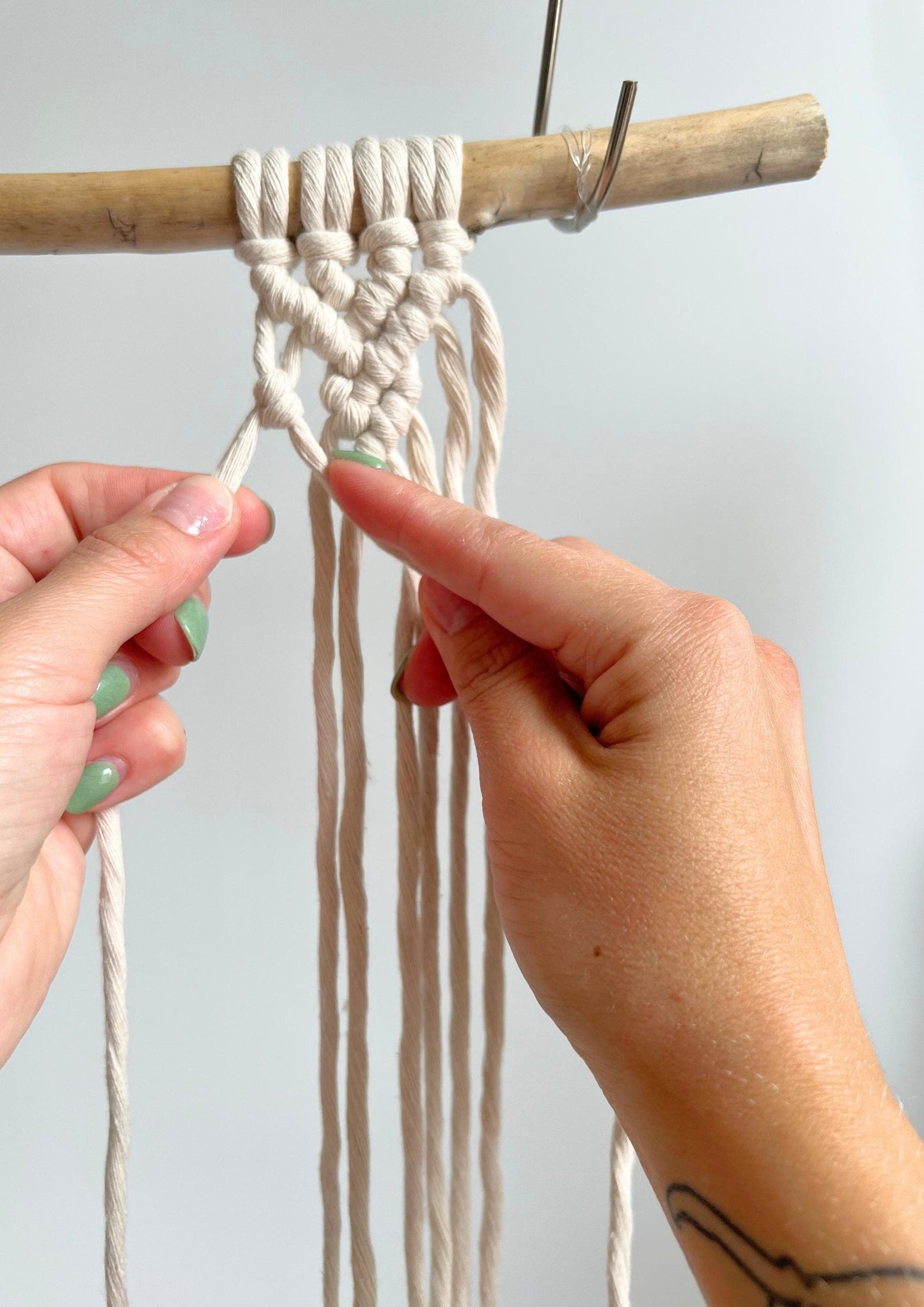Macrame DIY Kit: Beginner Boho Wall Hanging with Driftwood (PDF Pattern Available)
