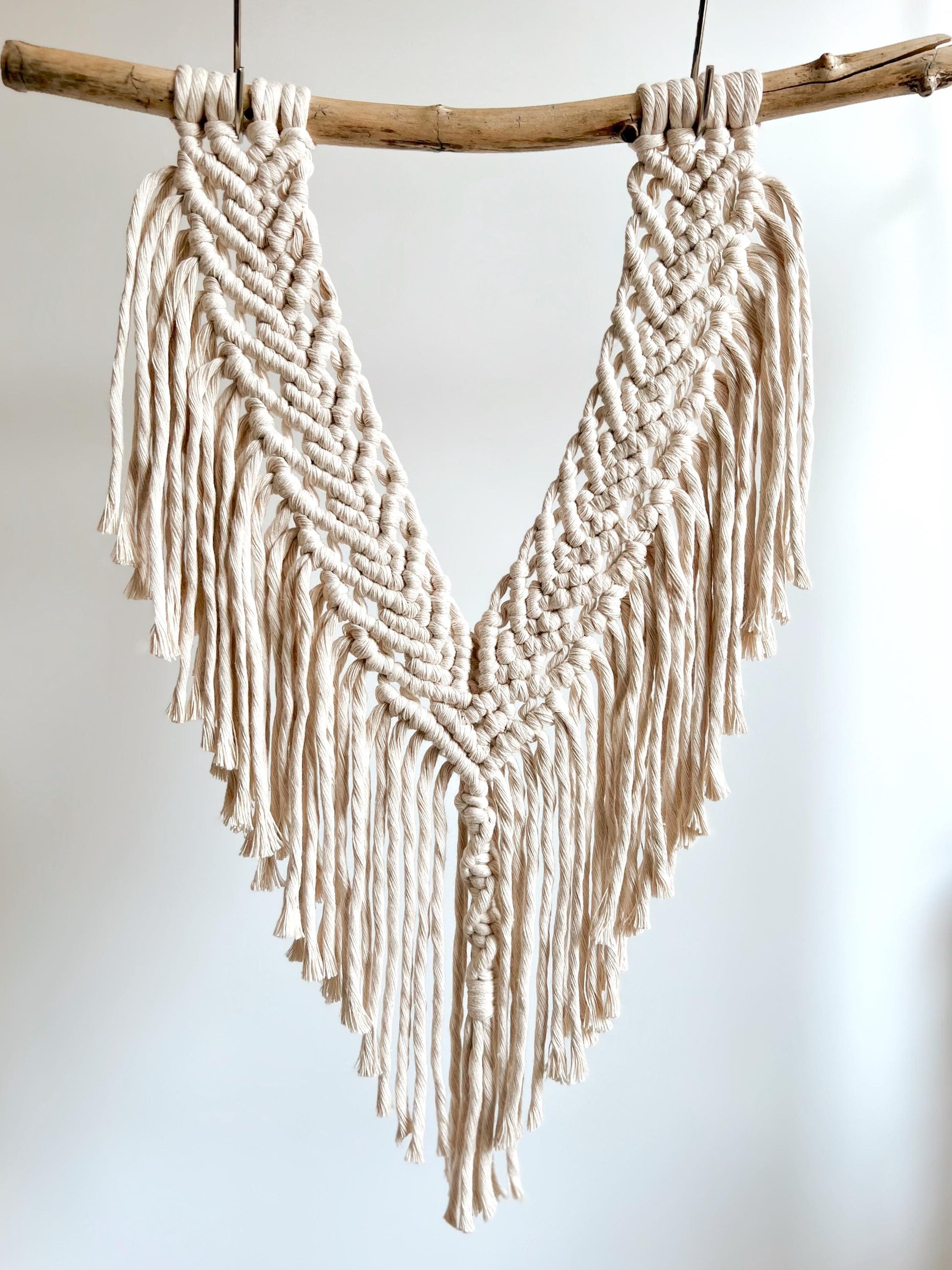 Macrame DIY Kit: Beginner Boho Wall Hanging with Driftwood (PDF Pattern Available)